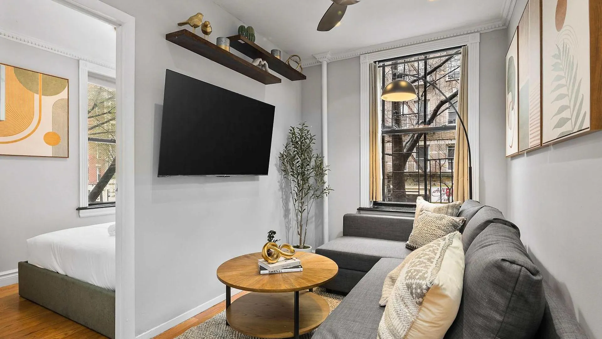 Sleek Manhattan Pad In Prime Location New York USA