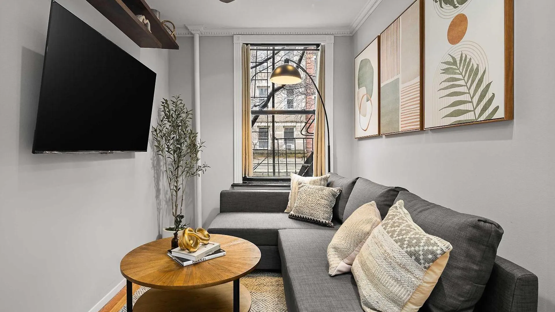 Sleek Manhattan Pad In Prime Location联系方式